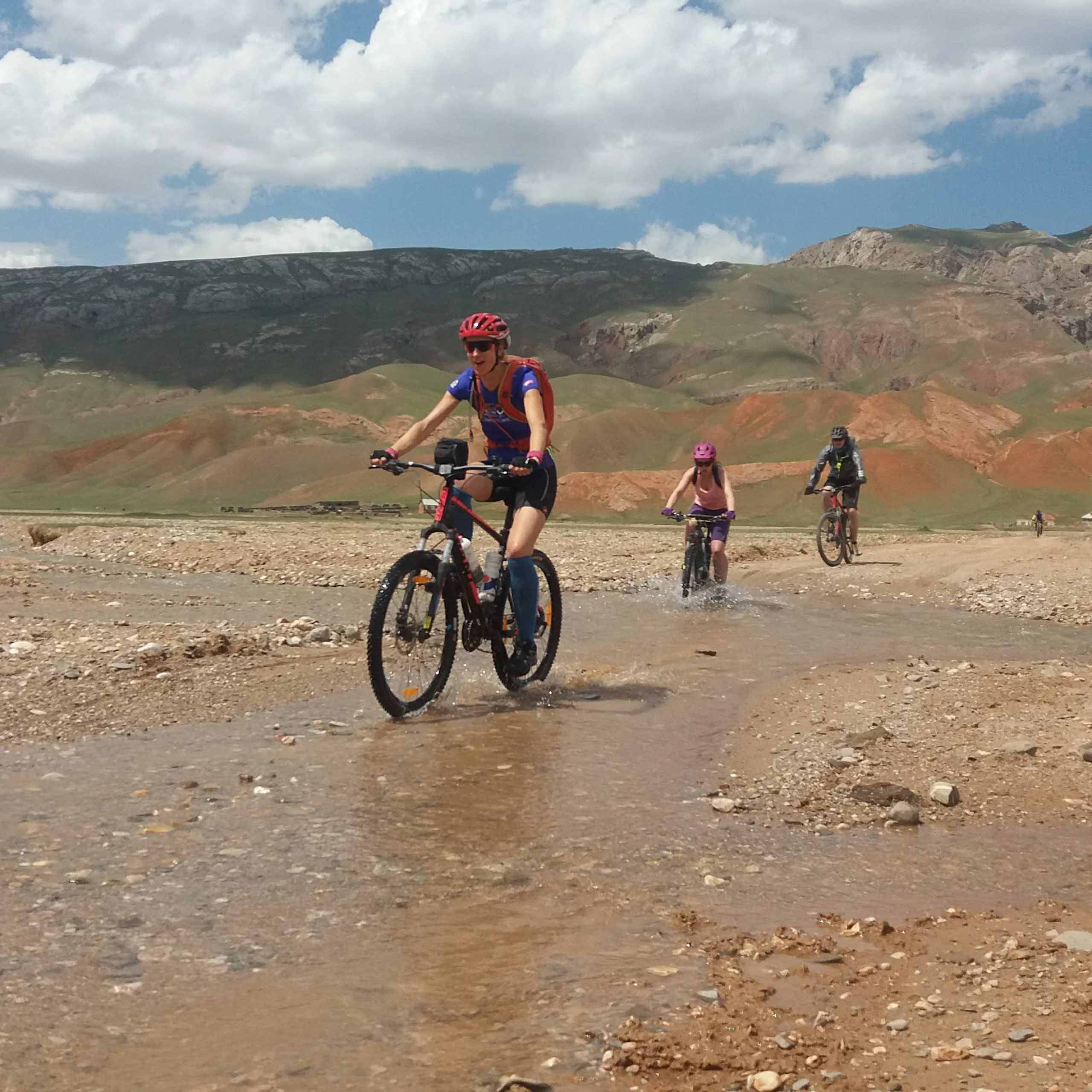 Batay-Aral – Kurtkos upė – alpinės pievos